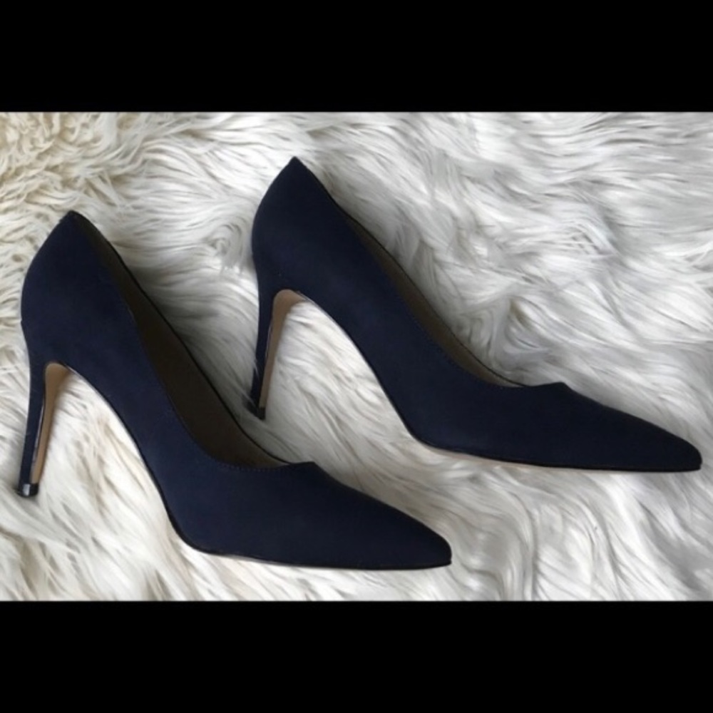 NWT Marc Fisher Navy 3” heels